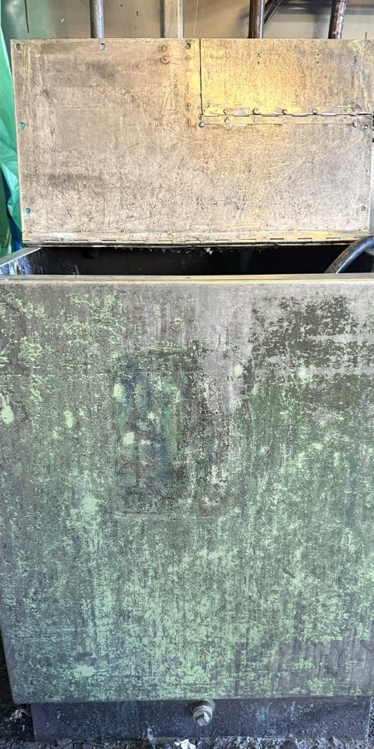 Bac de trempage peinture - avant/après décapage cryogénique — après