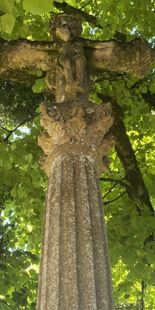 Chapiteau sculpté - avant/après décapage cryogénique — avant