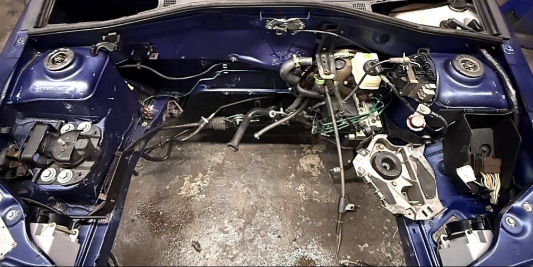 Compartiment moteur - avant/après décapage cryogénique — après