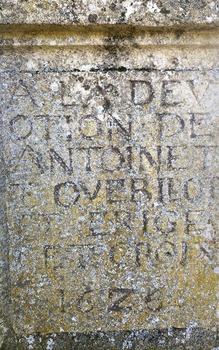 Inscription gravée de 1626 - avant/après décapage cryogénique — avant