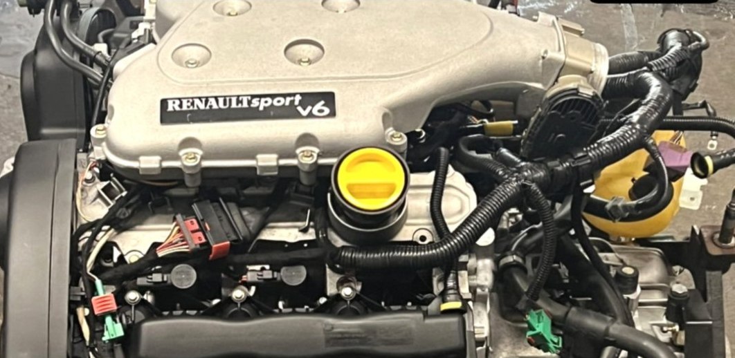 Moteur RenaultSport V6 - avant/après décapage cryogénique — après