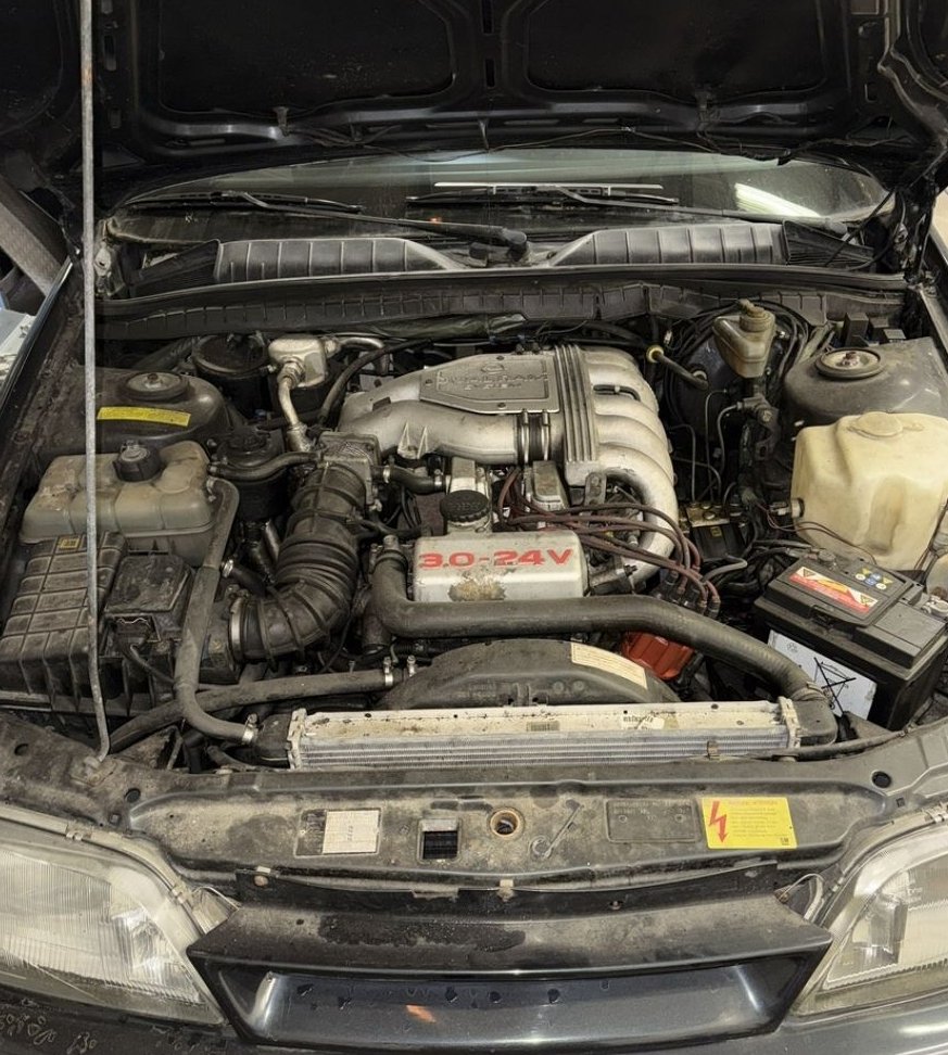 Moteur V6 24V - avant/après décapage cryogénique — avant